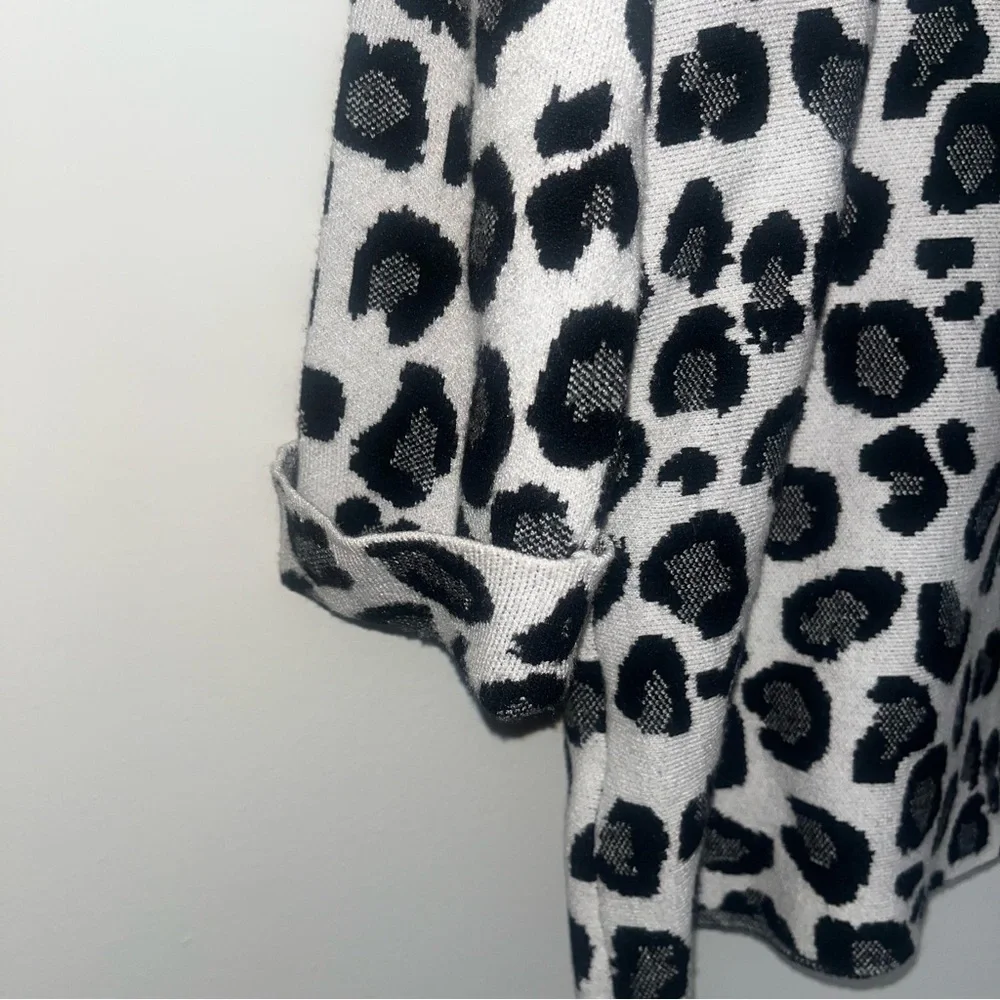 Leopard Print Mock Neck Sweater - Picture 3 of 6